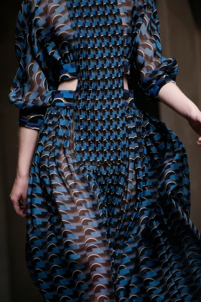 Look 50